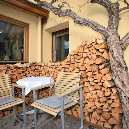 Hannelore By Interhome Omes