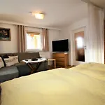 Hannelore By Interhome Appartamento Omes